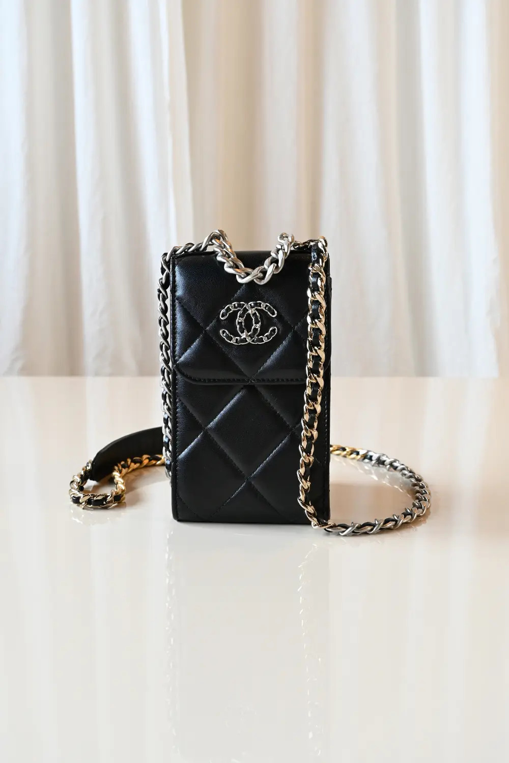 Chanel 19 Phone Holder bag | black