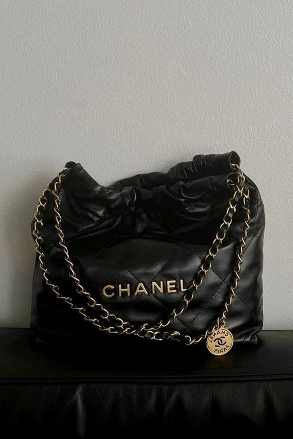 Chanel 22 small tote | black