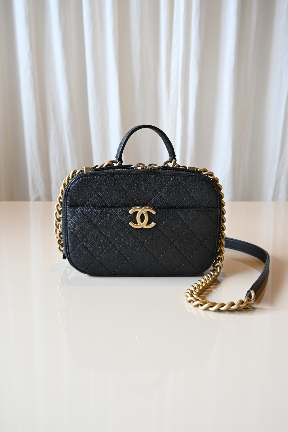 Chanel Chic Affinity Camera bag | black