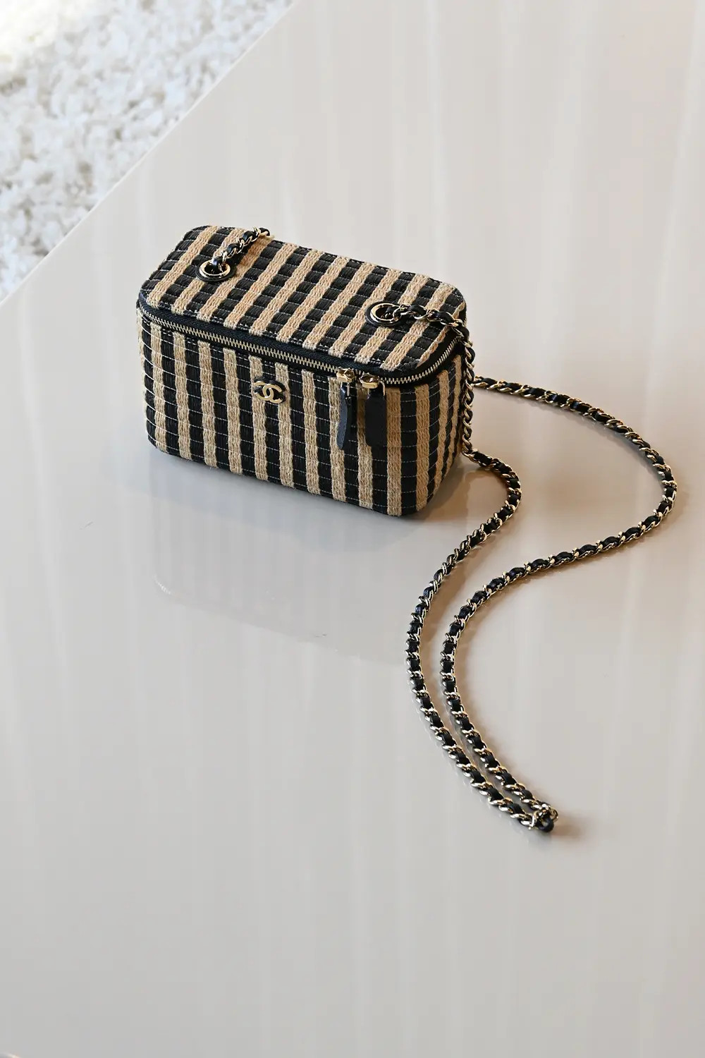 Chanel Vanity Case 21P | raffia jute